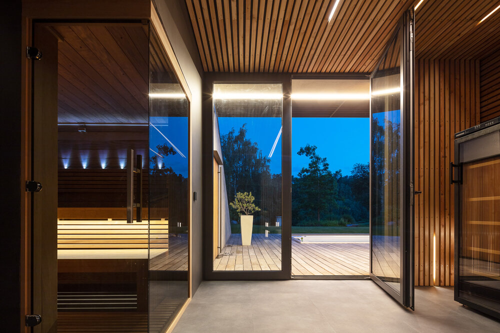 Designový dům s USSPA Swim Spa XL – inspirace umístění prémiového celoročního bazénu.