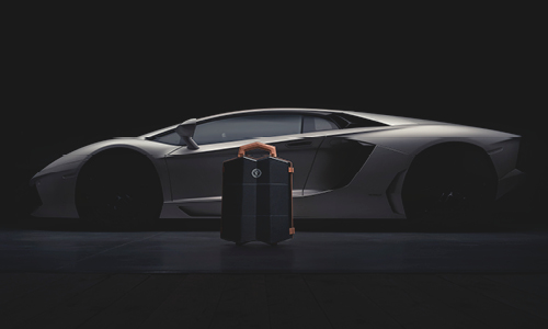 Kiva a fotografie zavazadel vycházejících z Lamborghini 
