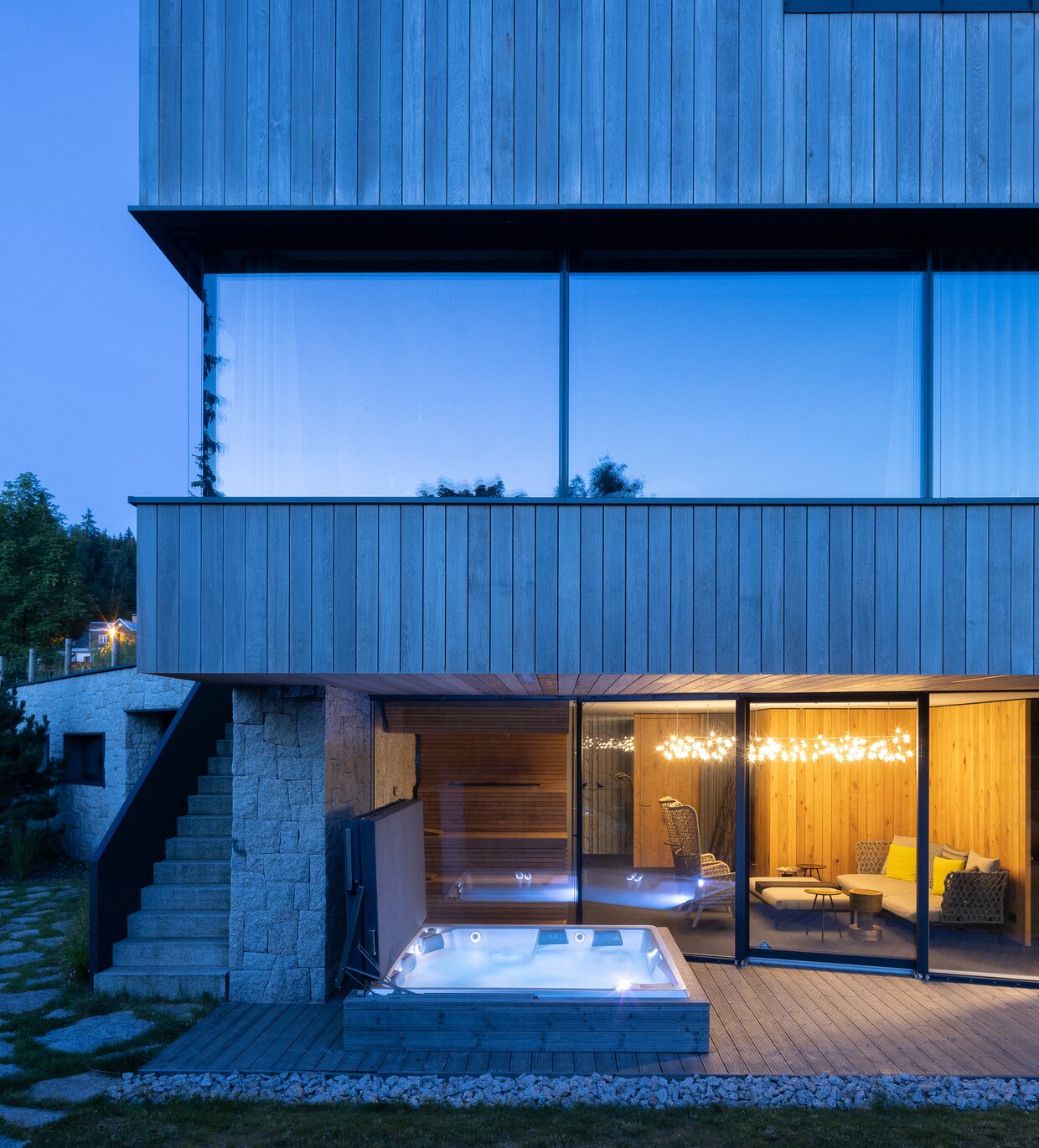 Luxusní wellness s USSPA vířivkou Columba iN pro 7 lidí a privátní saunou