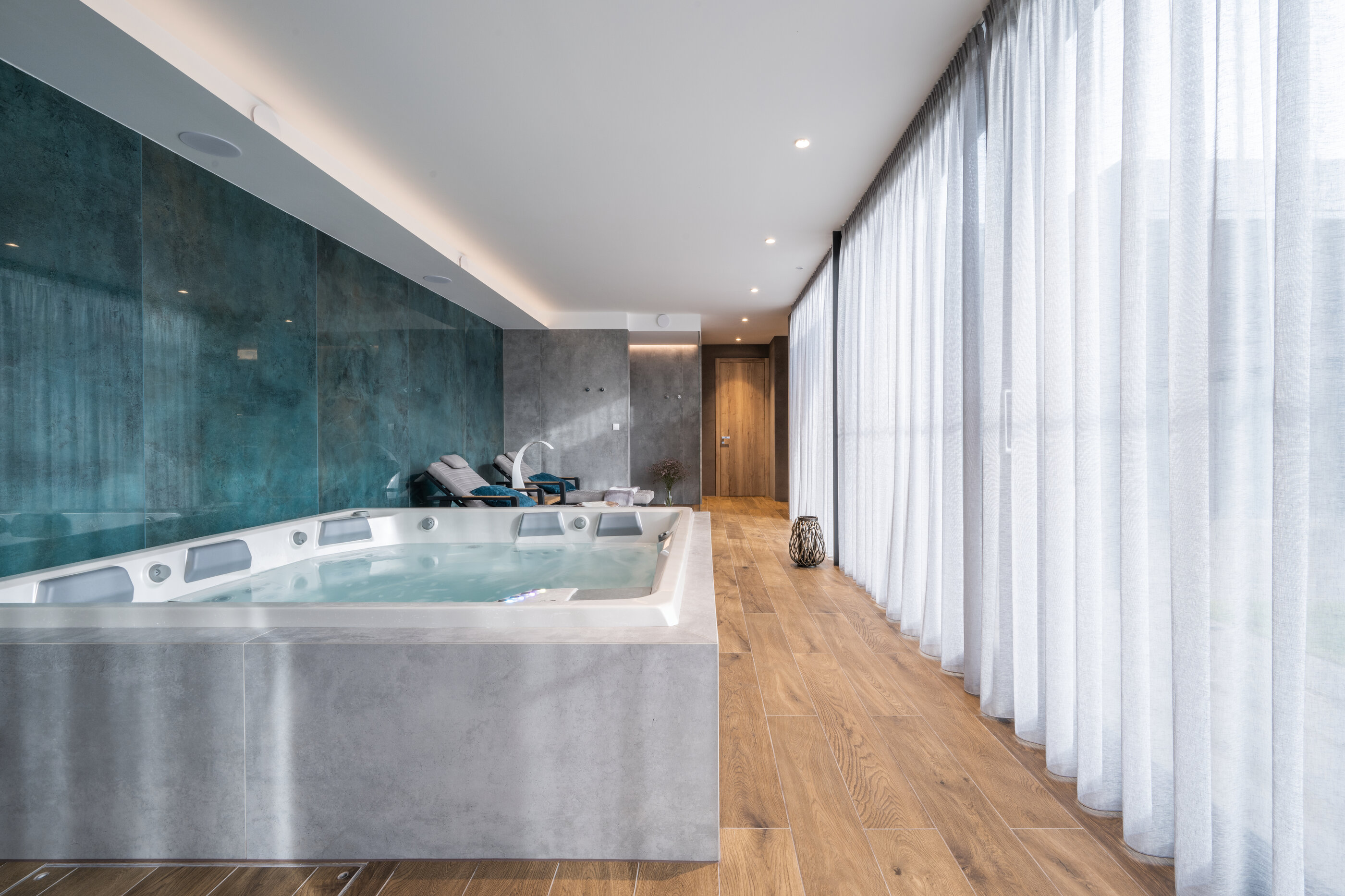 Zabudovaná vířivka Columba iN od USSPA instalovaná v interiéru domu