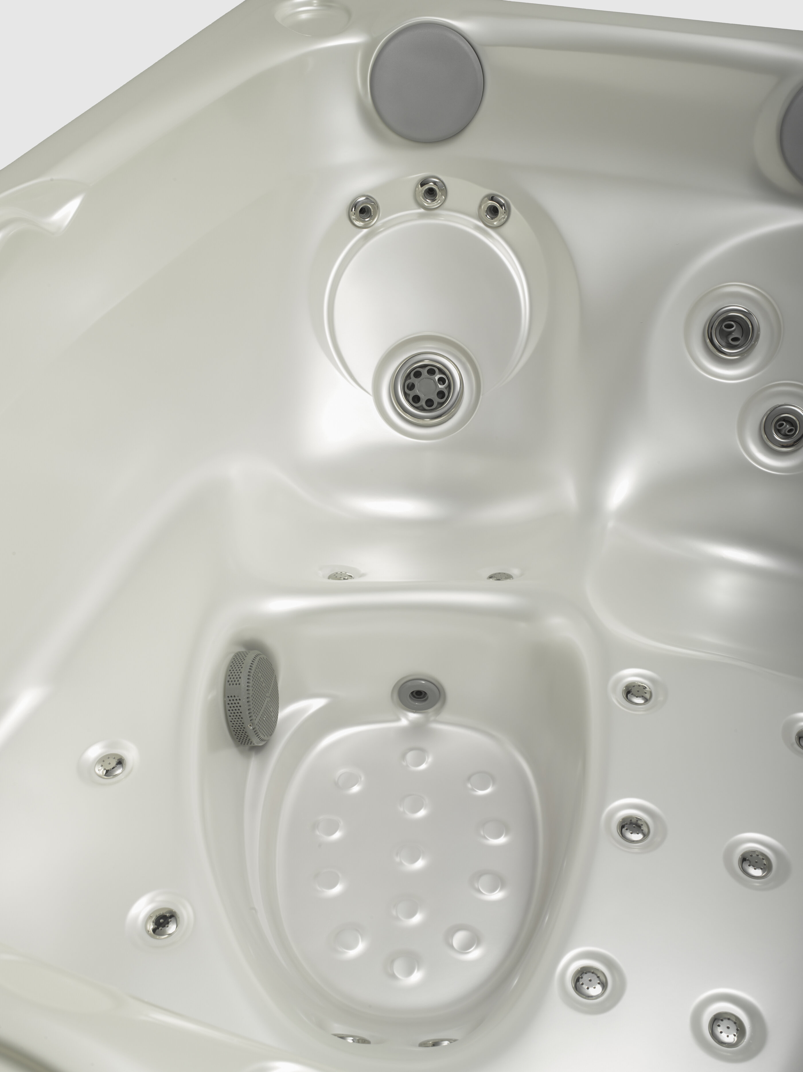 USSPA | Benjamin je malá vířivka pro intimní relaxaci ve dvou