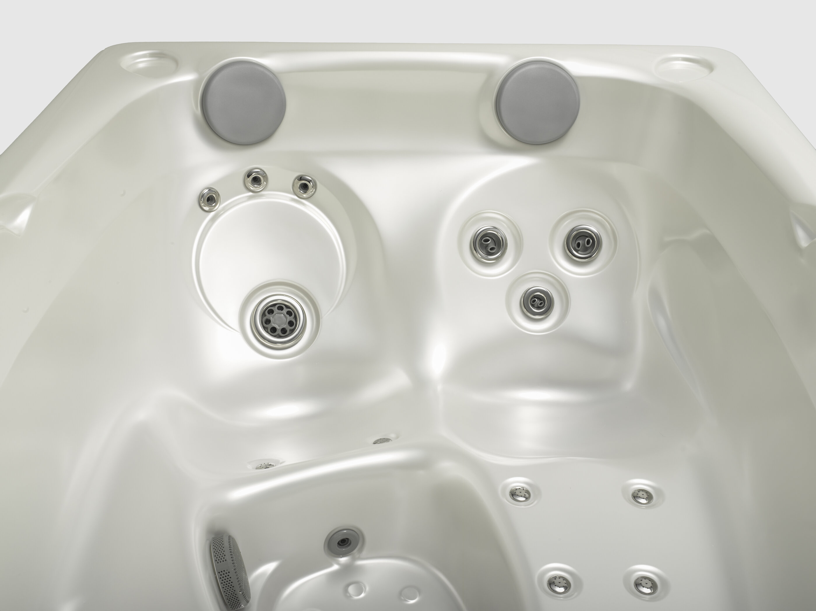 USSPA | Benjamin je malá vířivka pro intimní relaxaci ve dvou