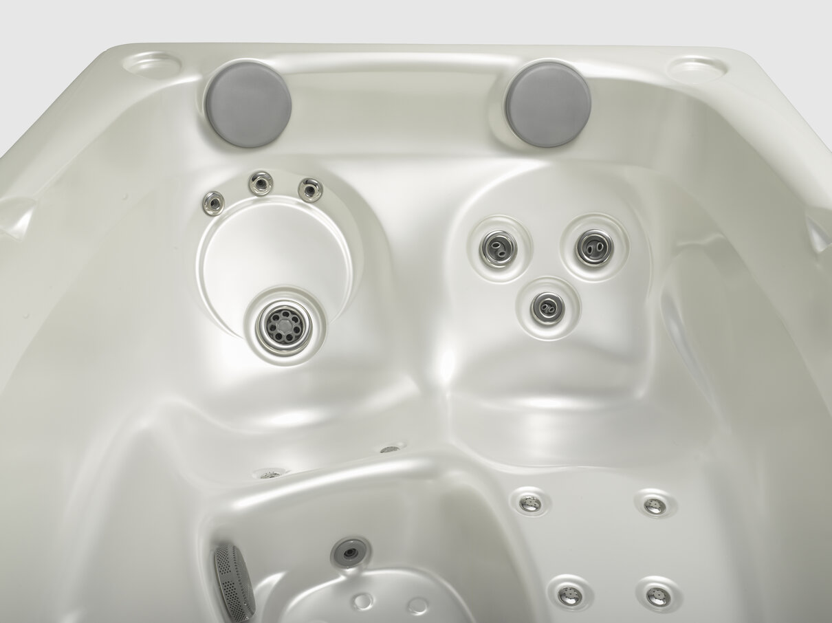 USSPA | Benjamin je malá vířivka pro intimní relaxaci ve dvou